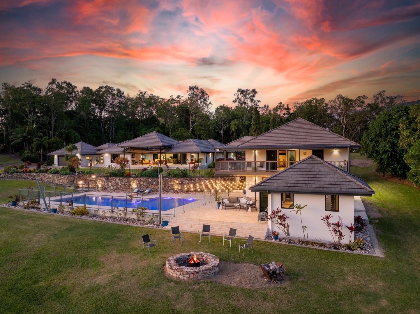 5 bedrooms House in 104 Windemere Drive STRATHDICKIE QLD, 4800