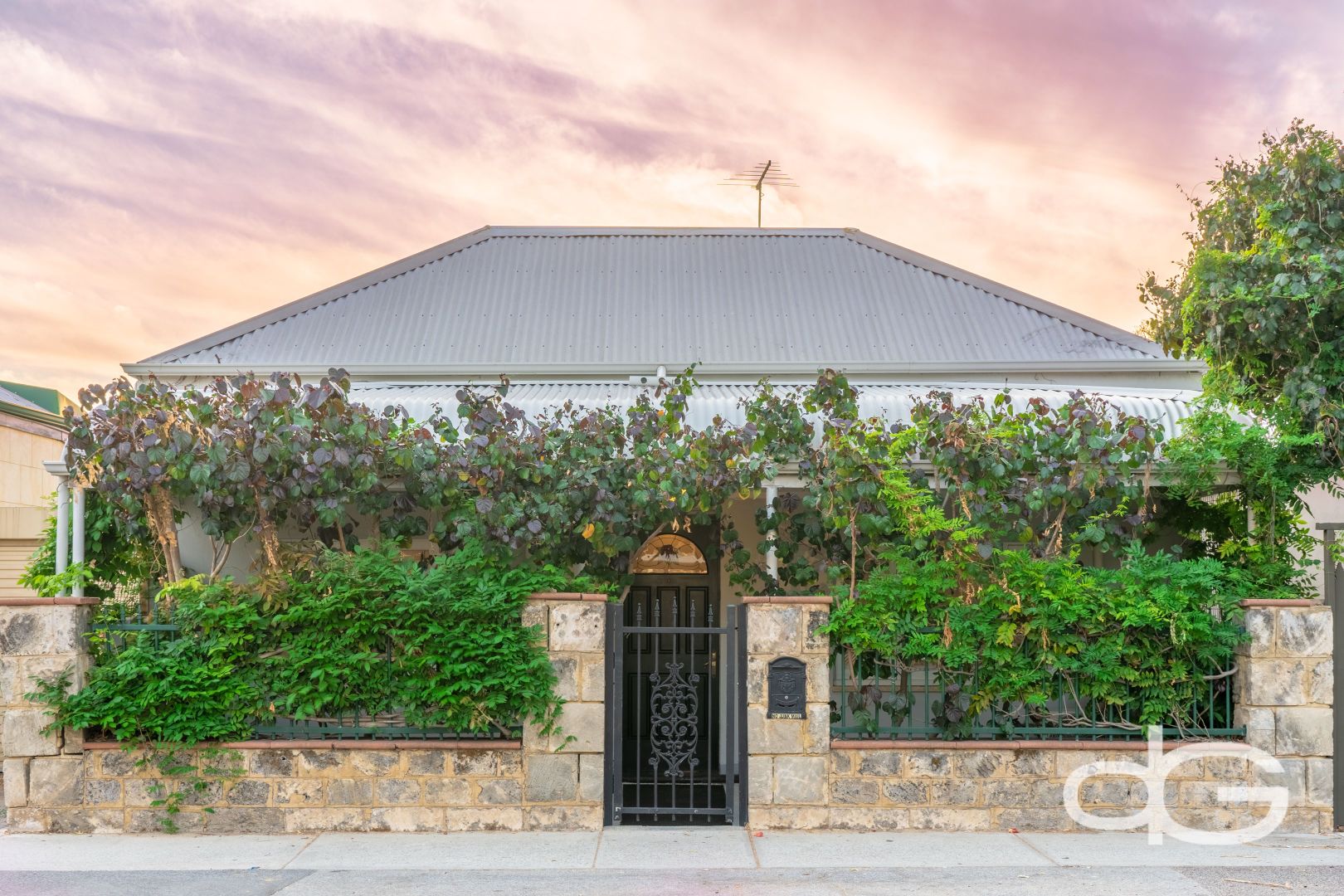 157 Hampton Road, South Fremantle WA 6162, Image 1