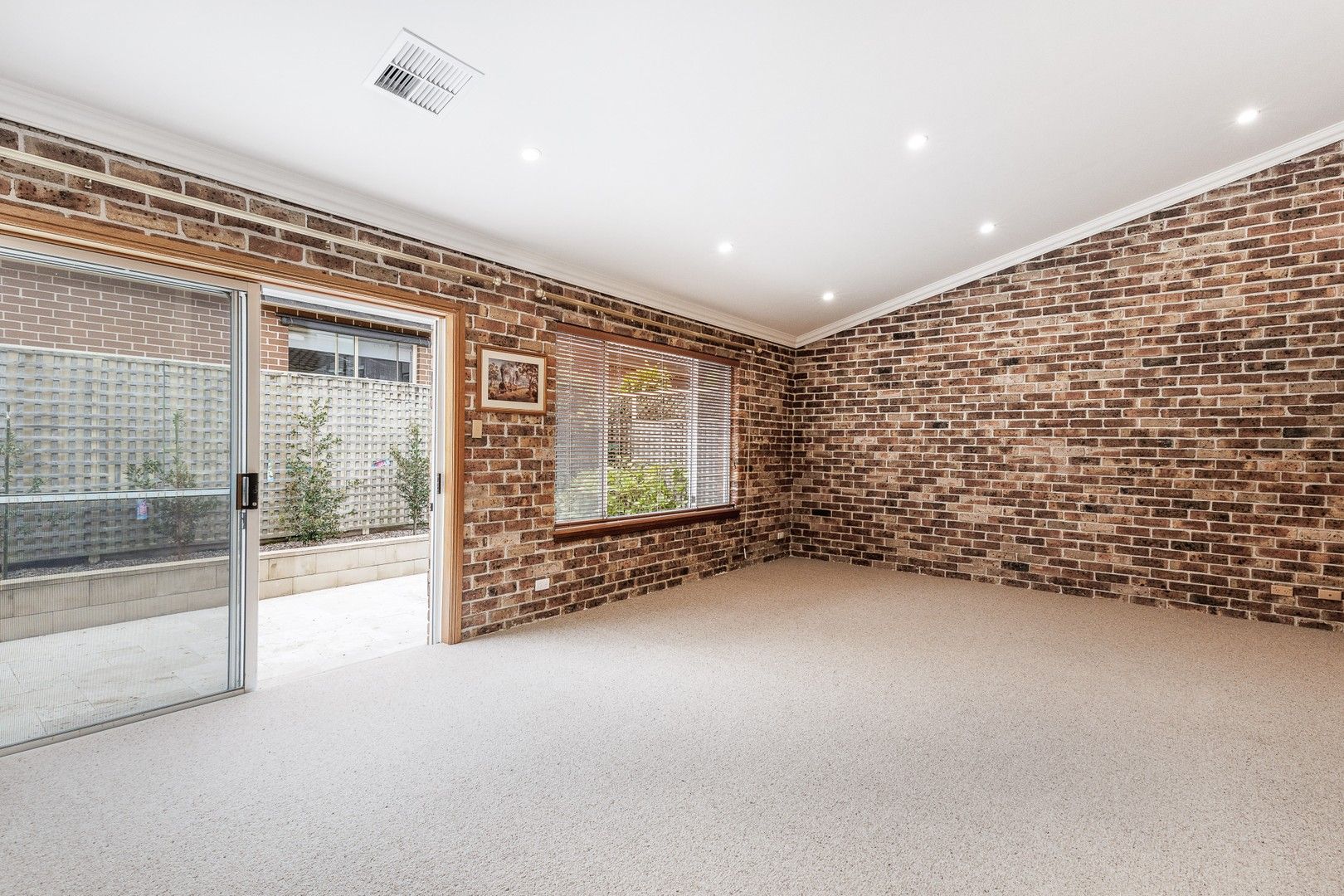3 bedrooms Townhouse in 5/61-63 Caringbah Road CARINGBAH NSW, 2229