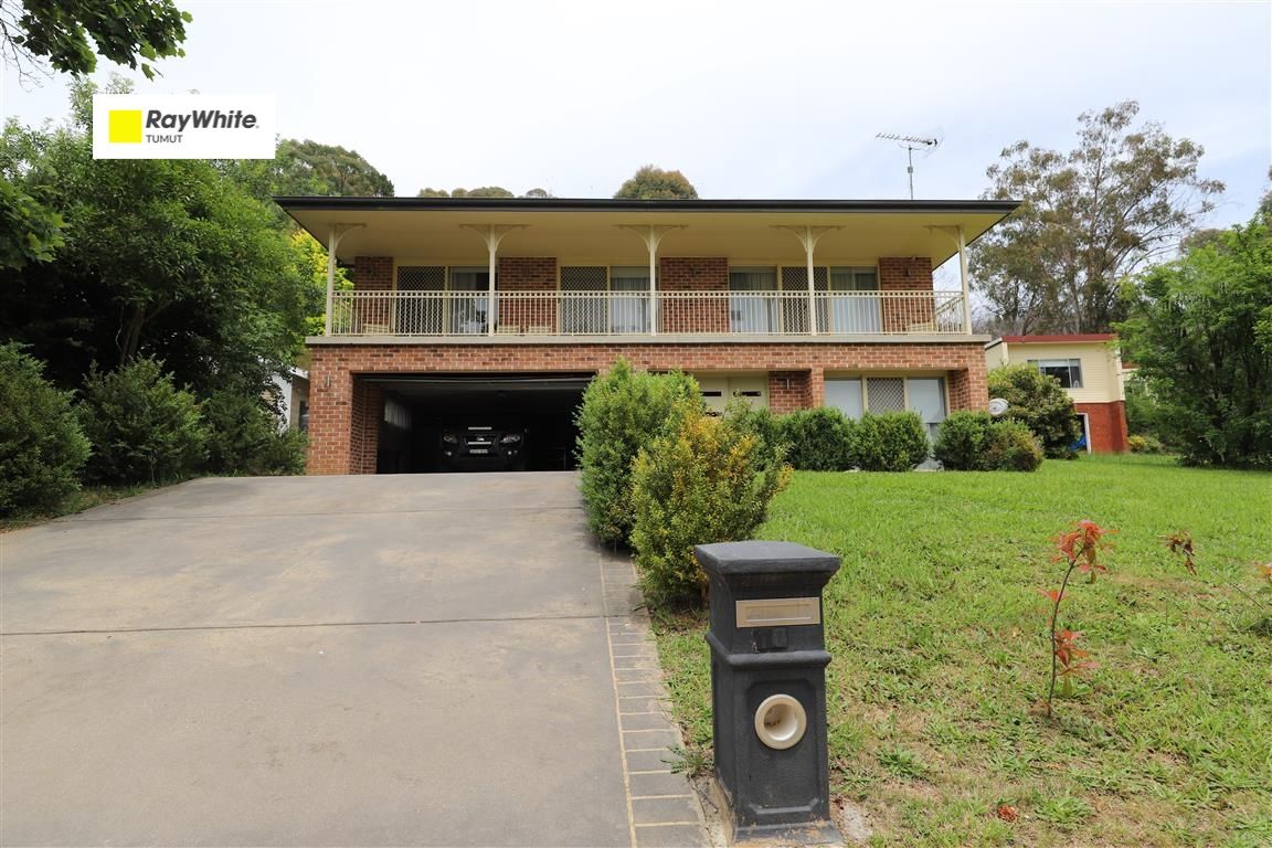 10 Eurabbie Street, Batlow NSW 2730, Image 0