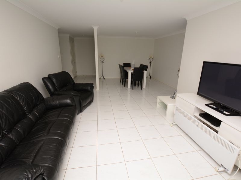 2 Threadfin Court, Old Bar NSW 2430, Image 2