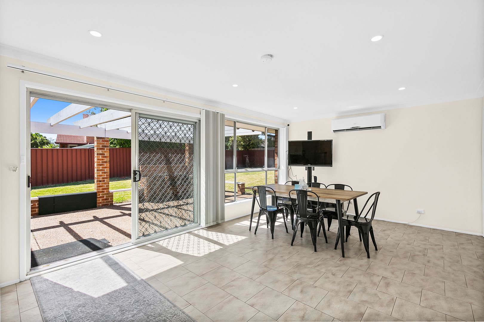 6 Carbine Close, Casula NSW 2170, Image 2