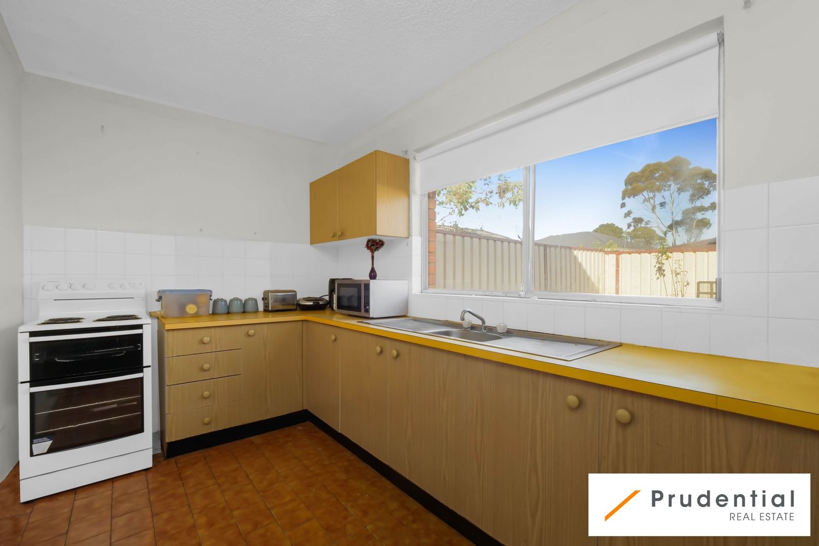 9/14-16 Bunbury Road, Macquarie Fields NSW 2564, Image 2