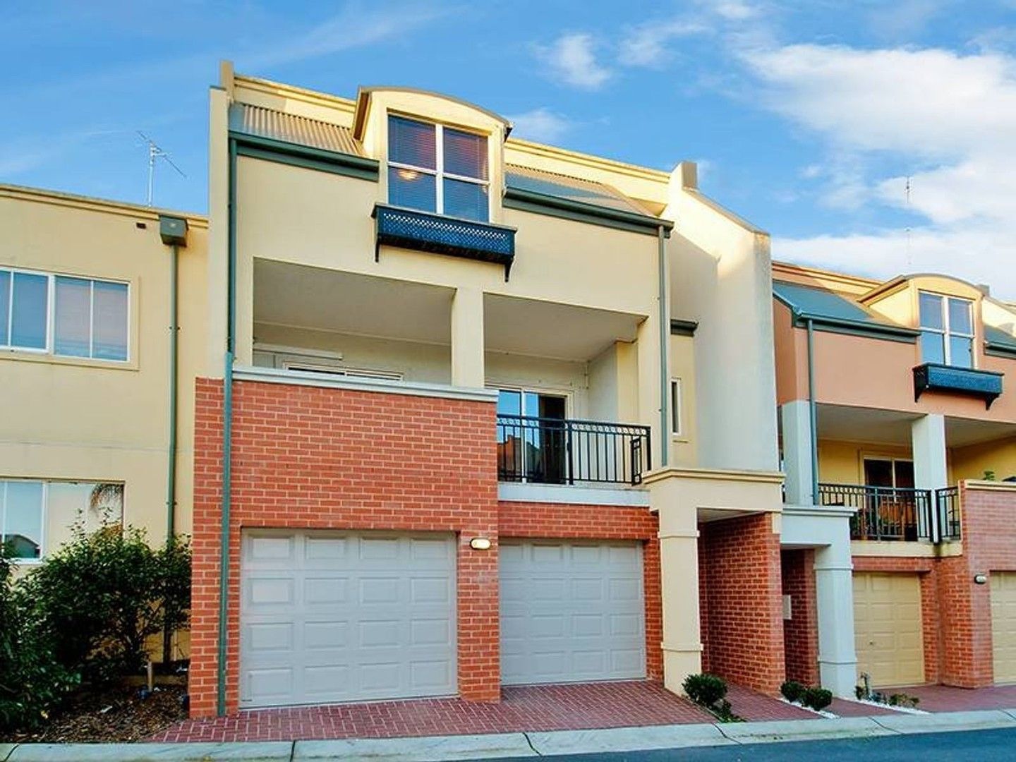 3 bedrooms Townhouse in 8/120 Newman Street KENSINGTON VIC, 3031