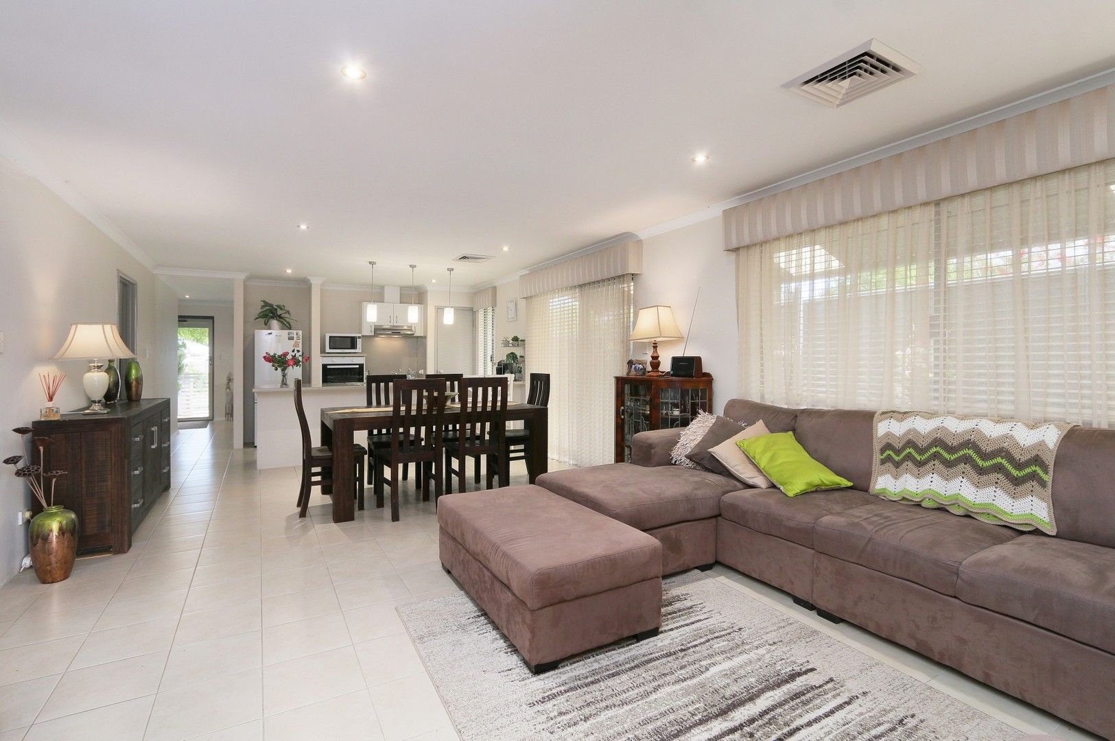 4 bedrooms House in 5 Cubana Rise BALDIVIS WA, 6171