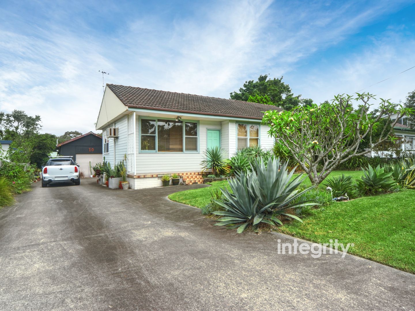 10 Lynburn Avenue, Bomaderry NSW 2541, Image 1