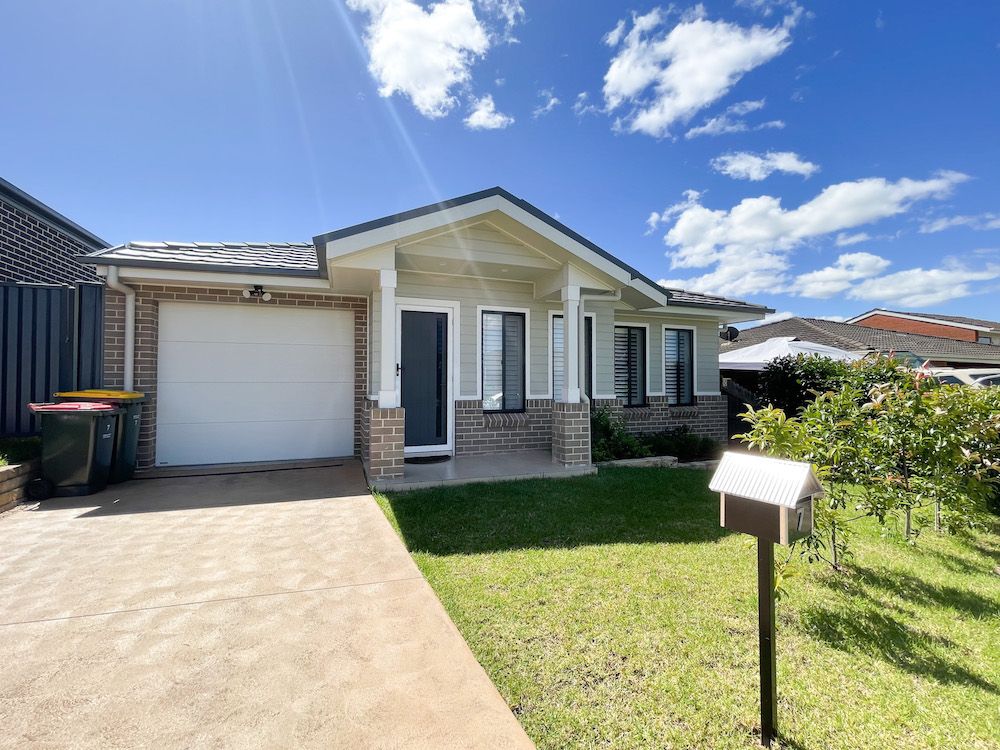 7 Cymbeline Street, Rosemeadow NSW 2560 House For Rent 590 Domain