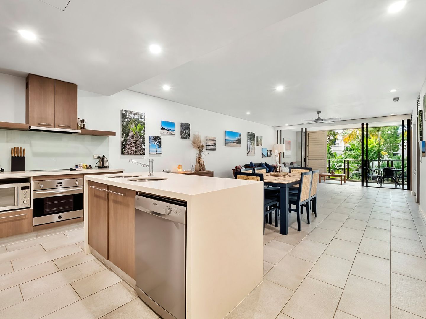 216/5 Triton Street, Palm Cove QLD 4879, Image 2