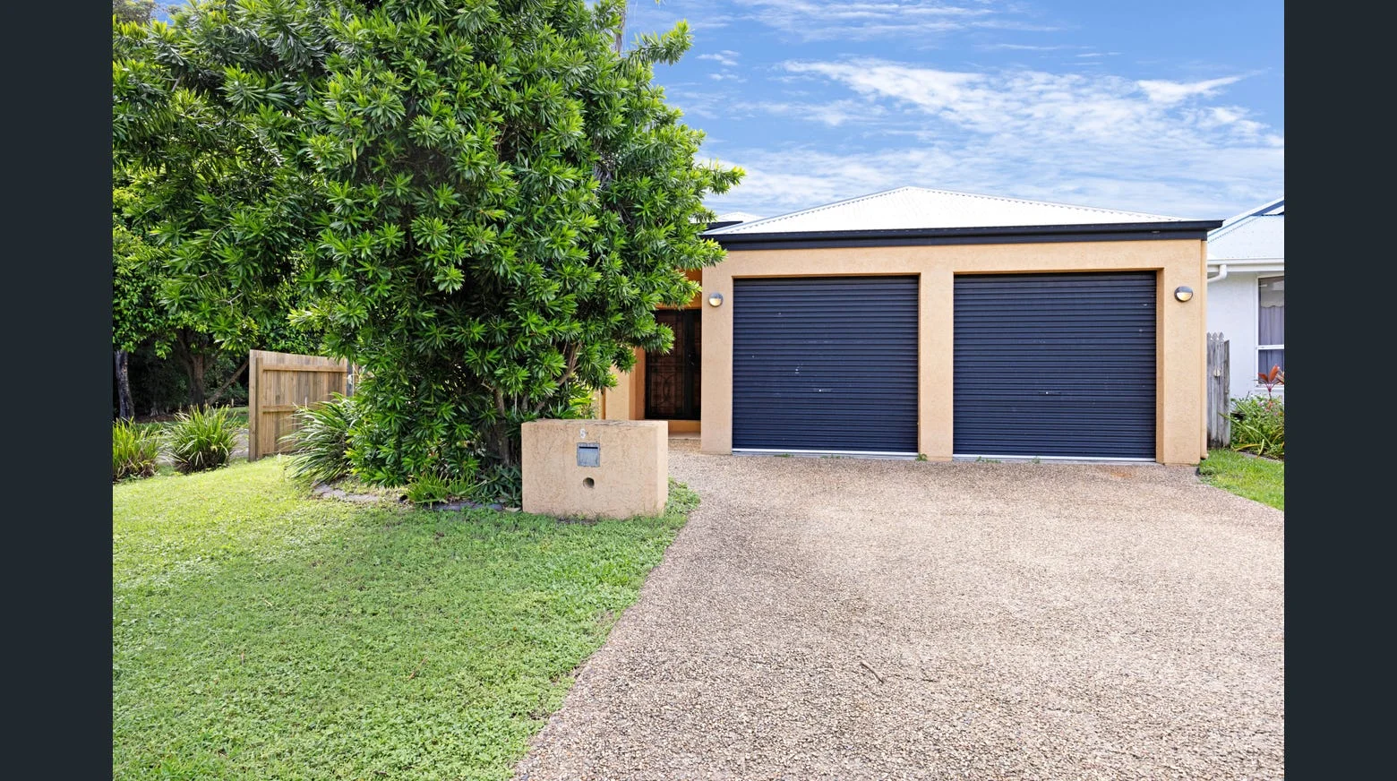 6 Carallia place, Douglas QLD 4814