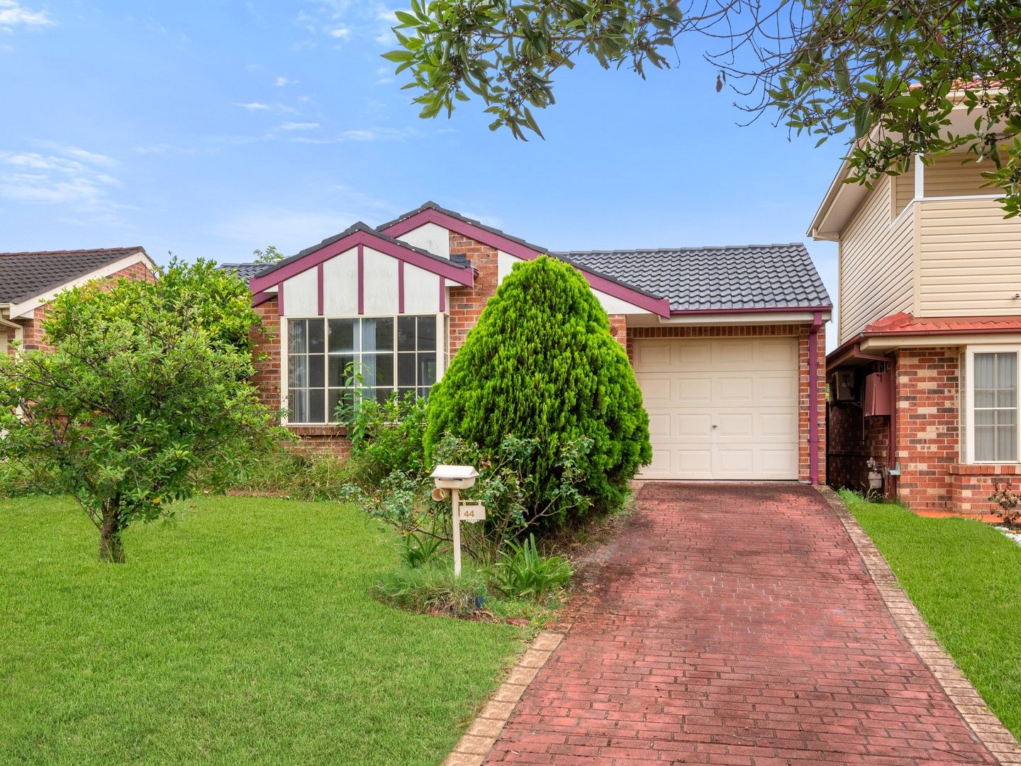 44 Hyacinth Avenue, Macquarie Fields NSW 2564, Image 0