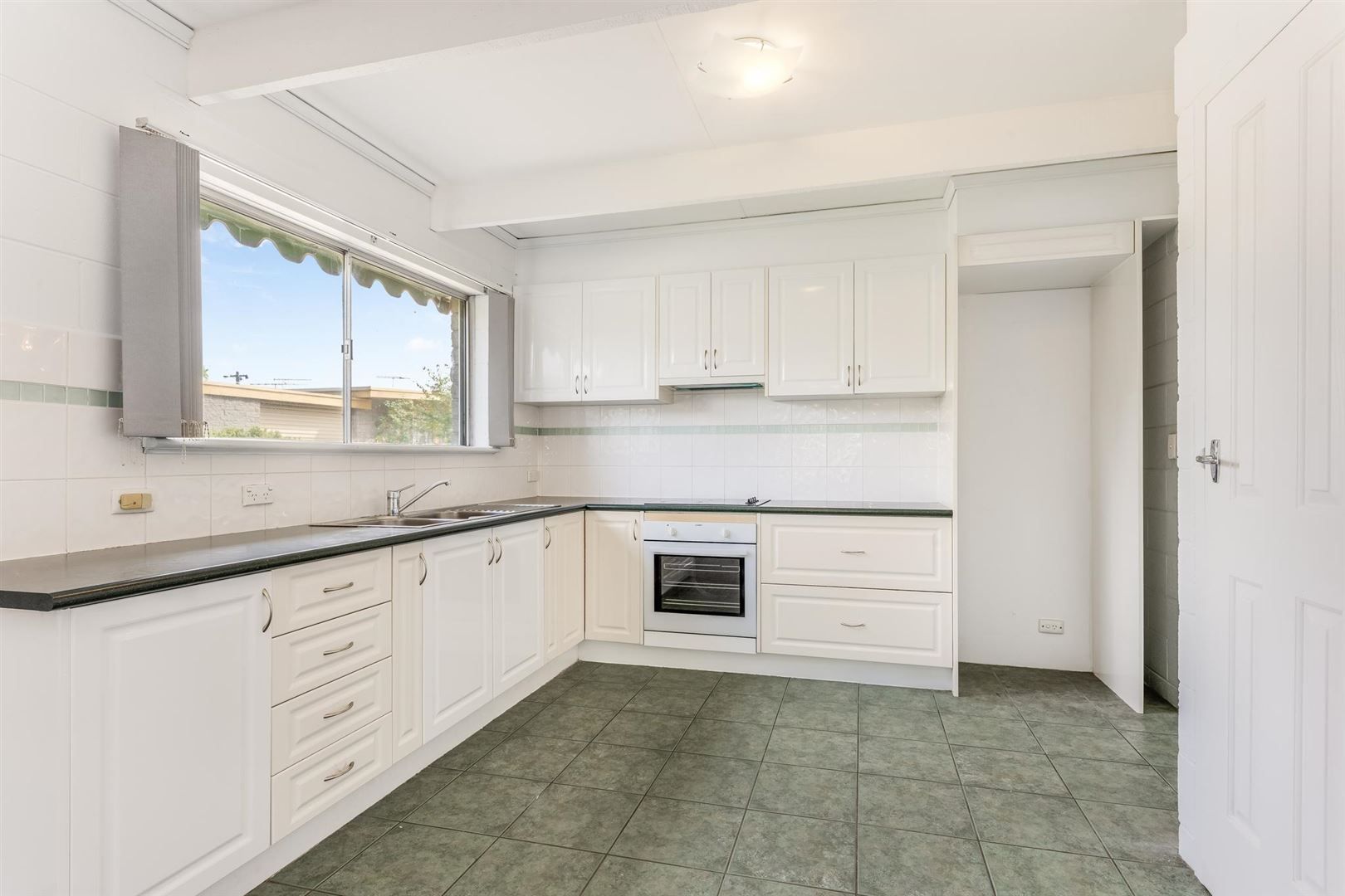1/368 Autumn Street, Herne Hill VIC 3218, Image 1