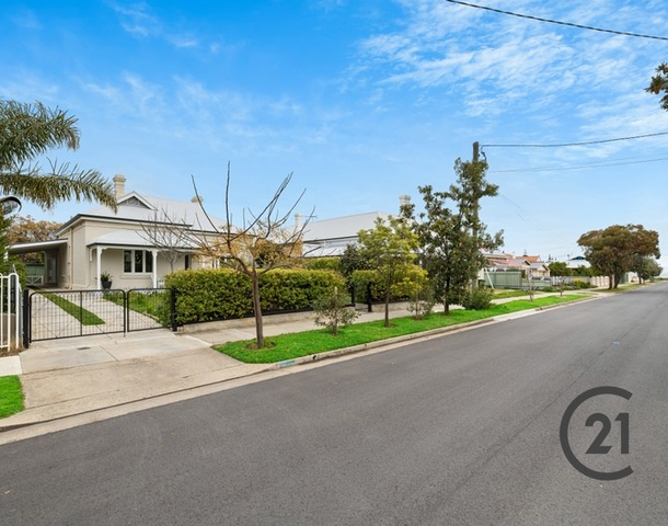 18 Kalgoorlie Road, Largs Bay SA 5016