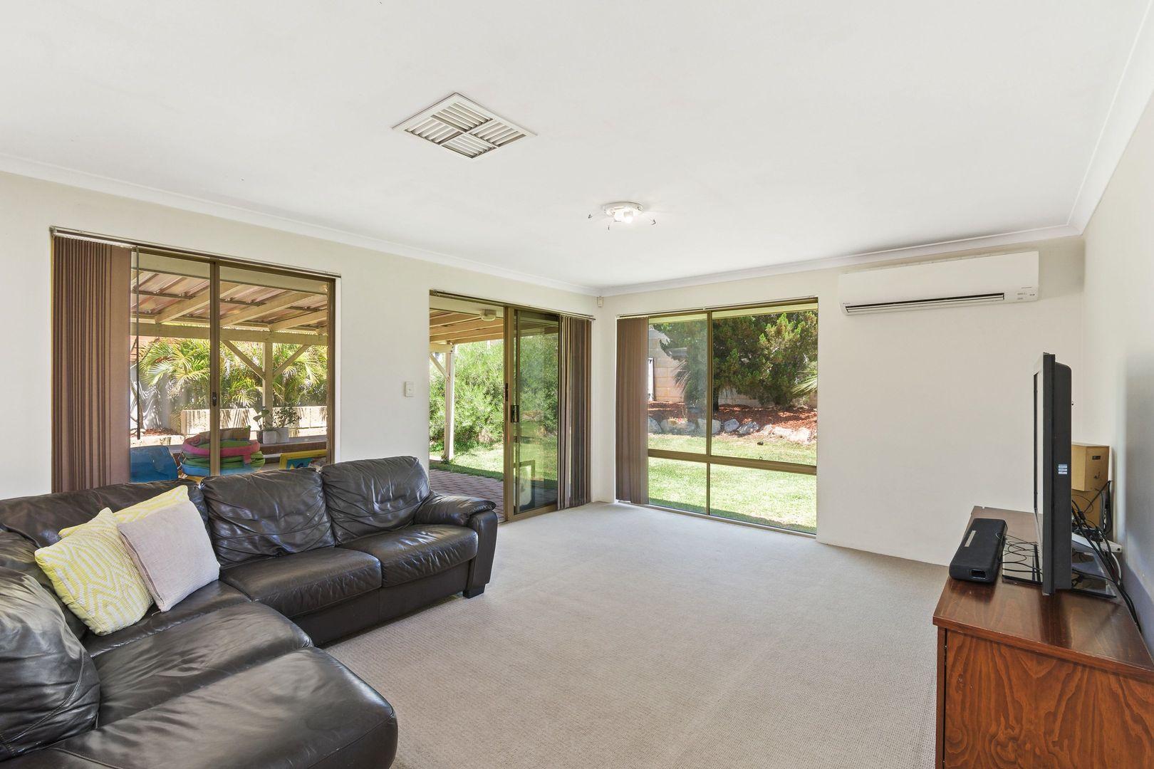 6 Brookford Court, Jandakot WA 6164, Image 2