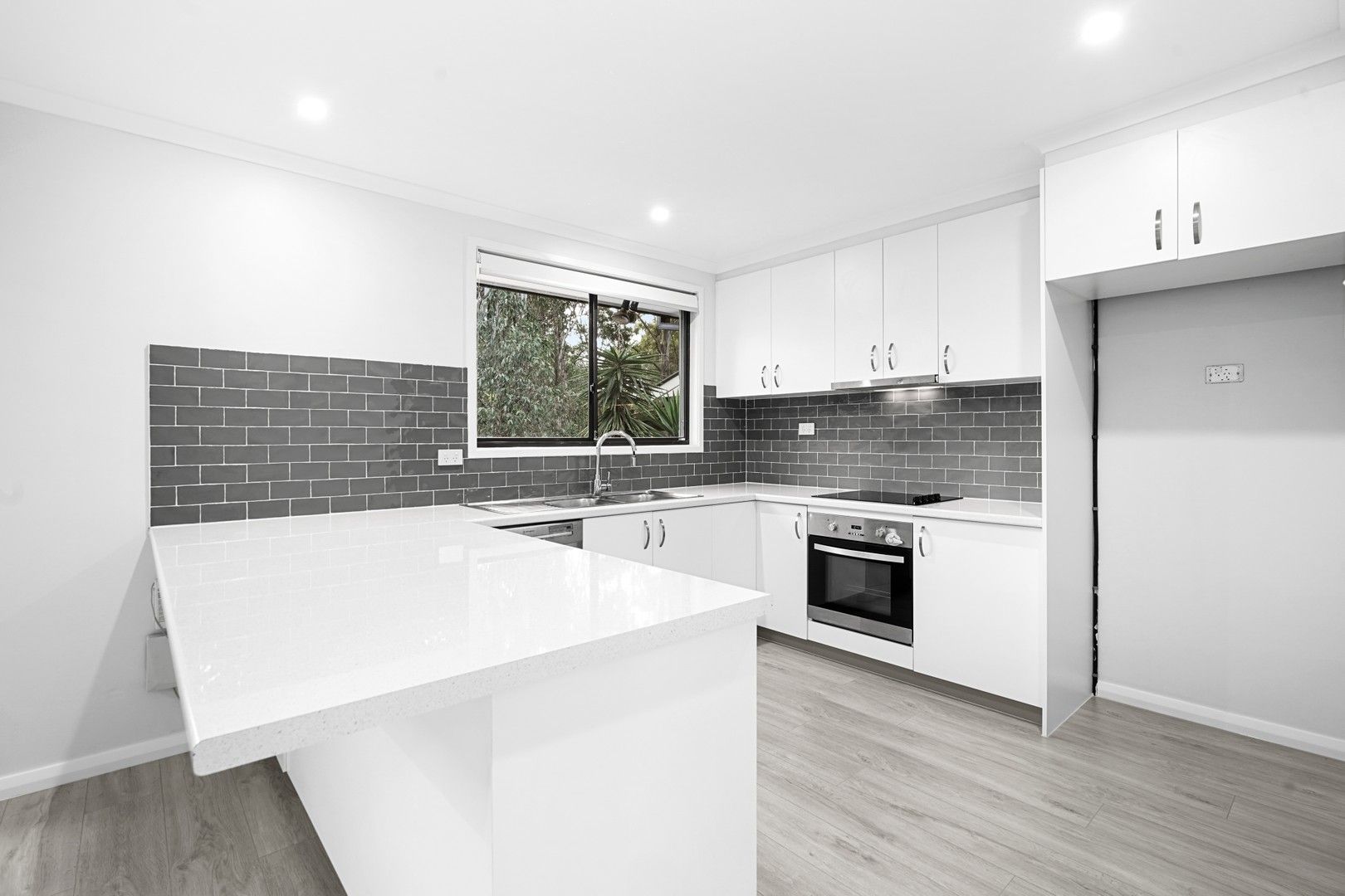 3 bedrooms Duplex in 10 Dolomite Road CRANEBROOK NSW, 2749