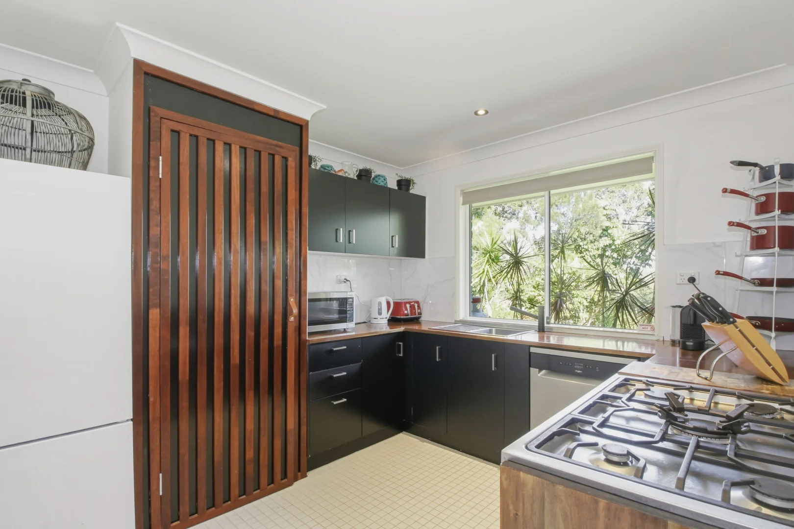 Additional image 3 of 16 Calm Waters Crescent, Macleay Island QLD 4184