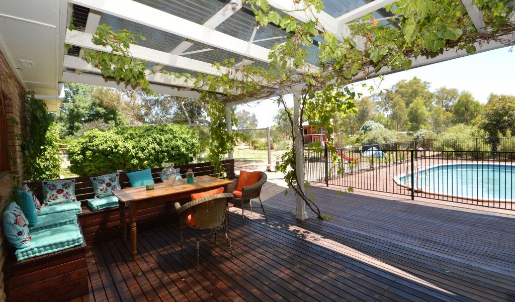 114 Oxley Meadow Creek Road, Oxley VIC 3678, Image 1