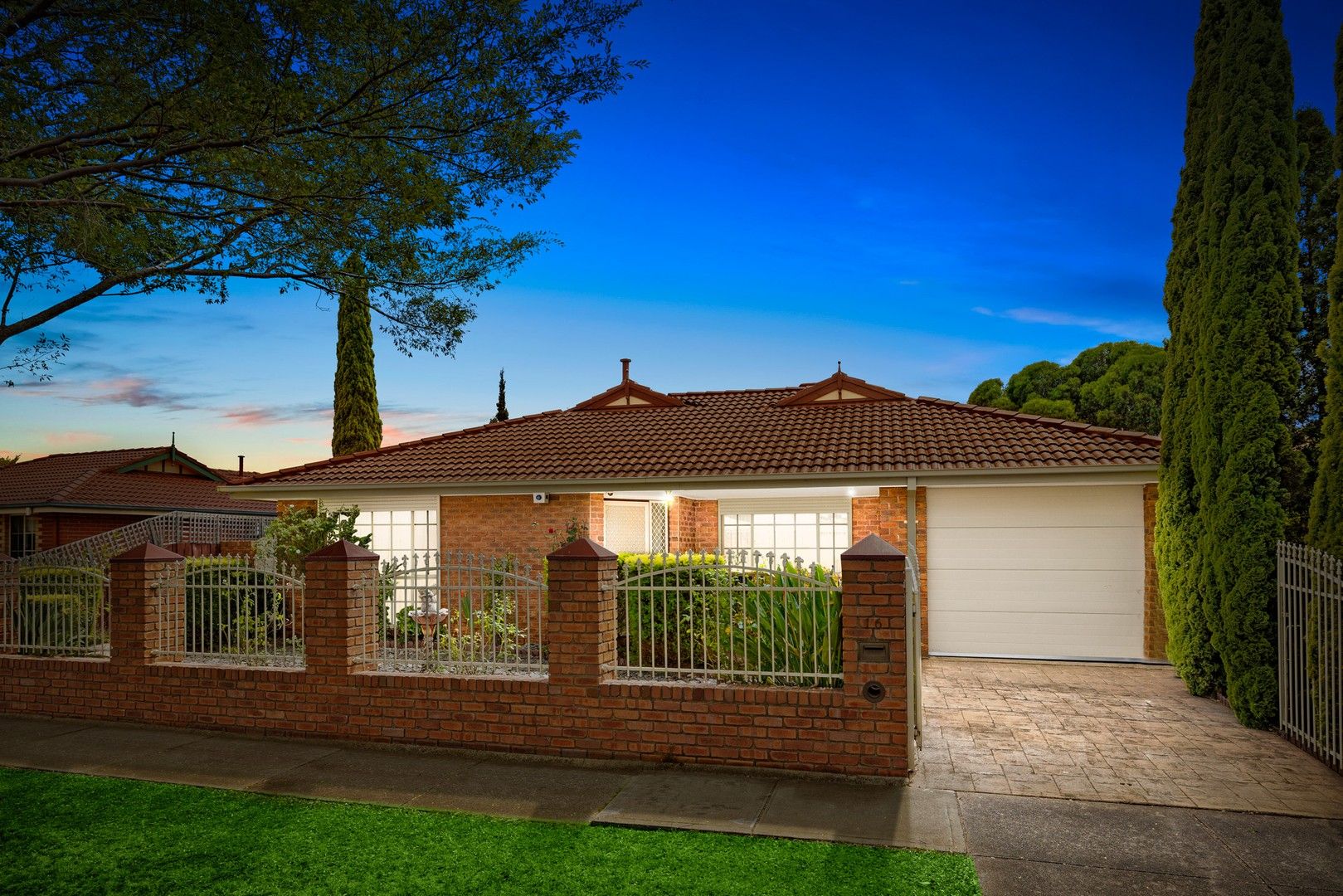 3 bedrooms House in 16 Thames Boulevard WERRIBEE VIC, 3030