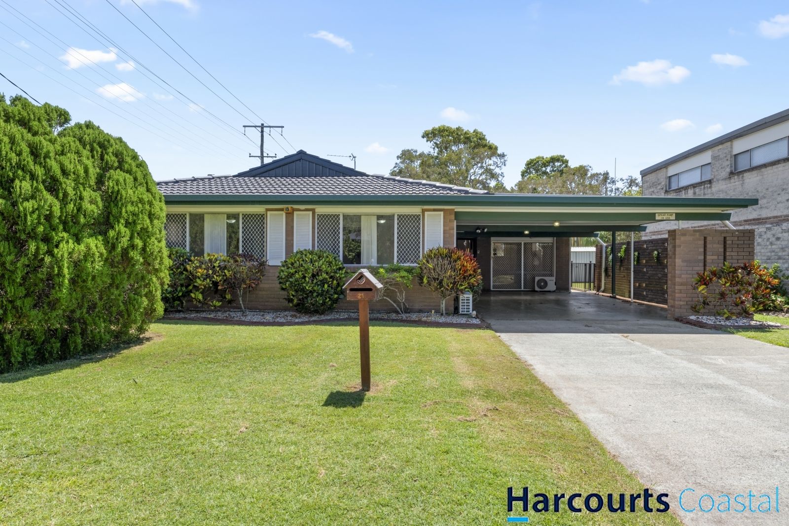 21 Saint Nicholas Street, Runaway Bay QLD 4216 House For Rent 950