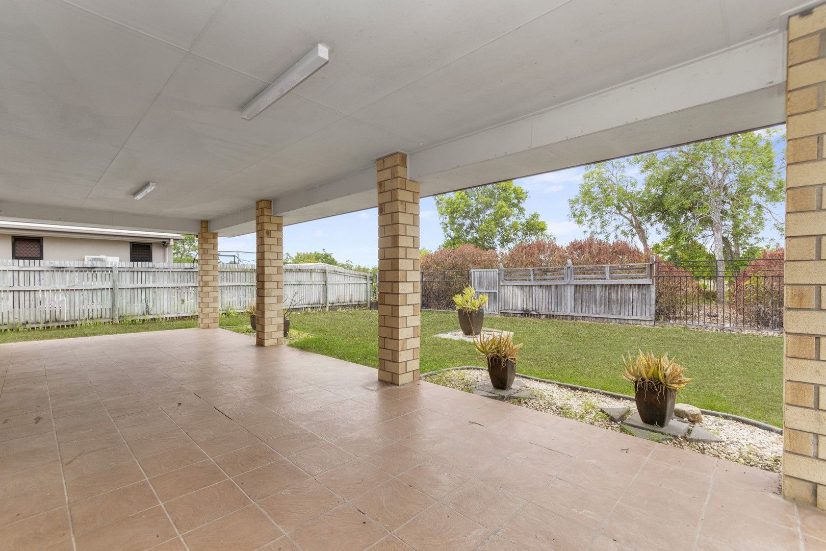 4 bedrooms House in 30 Mannikin Way BOHLE PLAINS QLD, 4817
