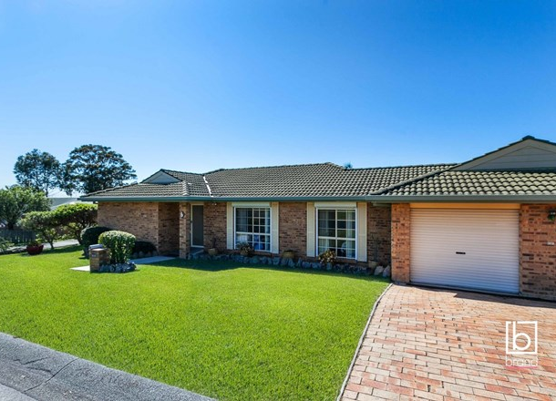 2/2 Holly Close, Lake Haven NSW 2263