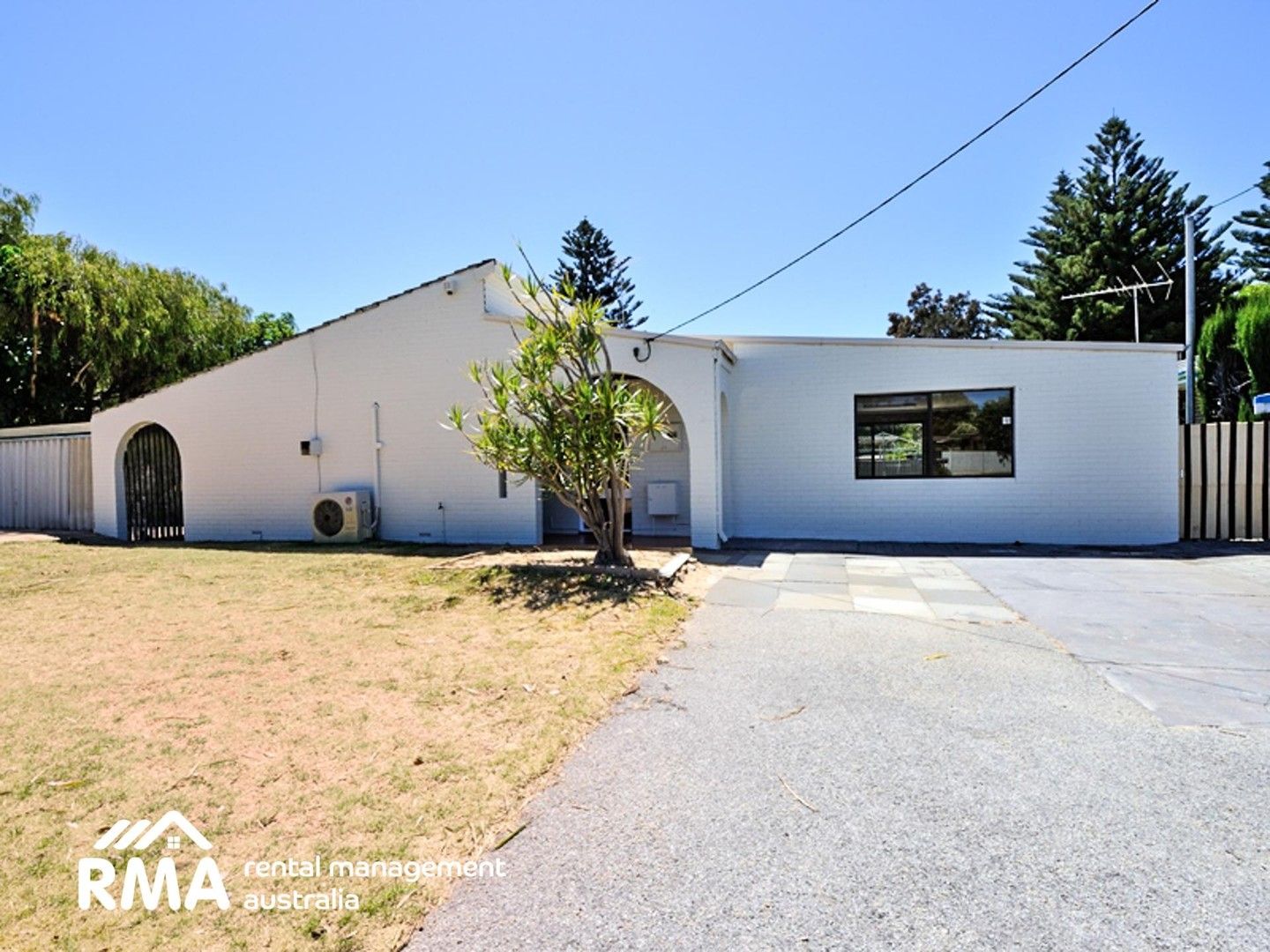 3 bedrooms House in 2 Hydra Close ROCKINGHAM WA, 6168