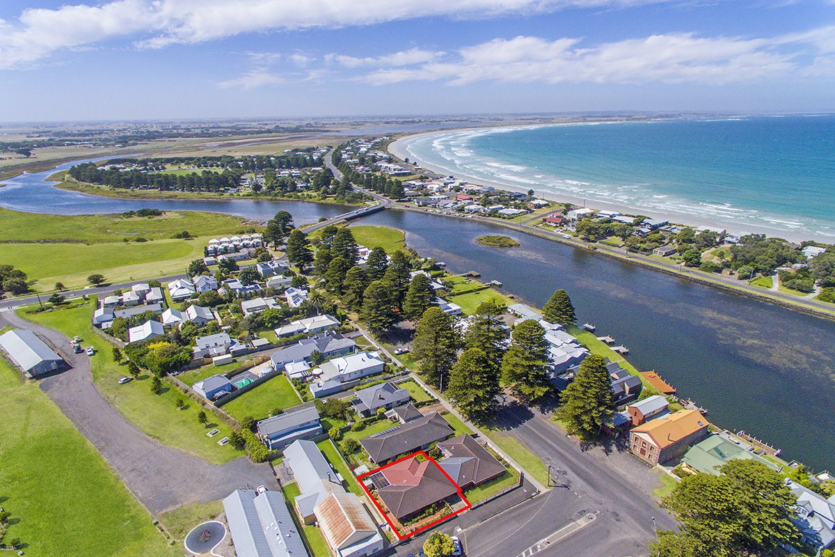 2 bedrooms House in 2 Bank Street PORT FAIRY VIC, 3284