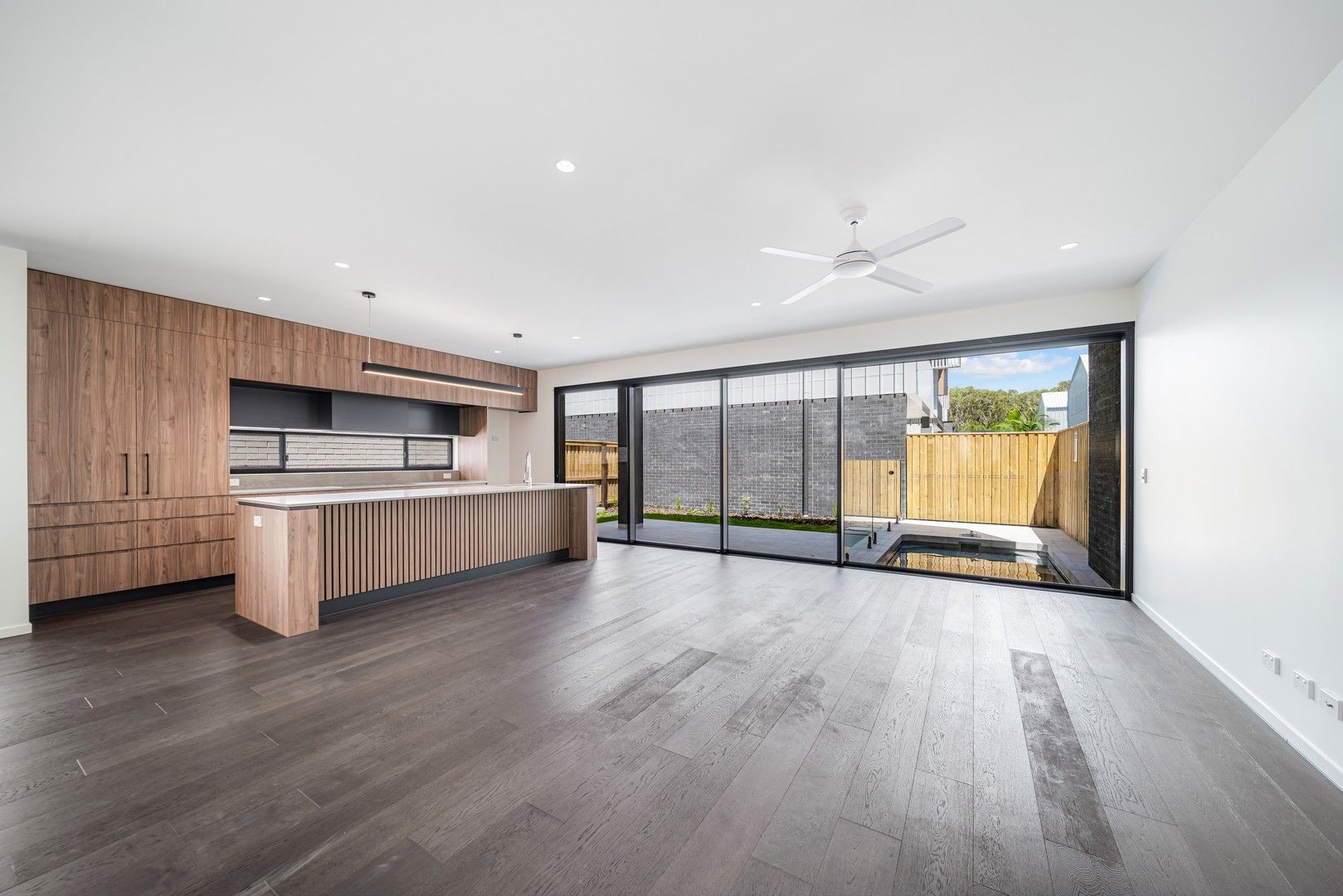 4 bedrooms House in 9/270 Ocean Drive TWIN WATERS QLD, 4564