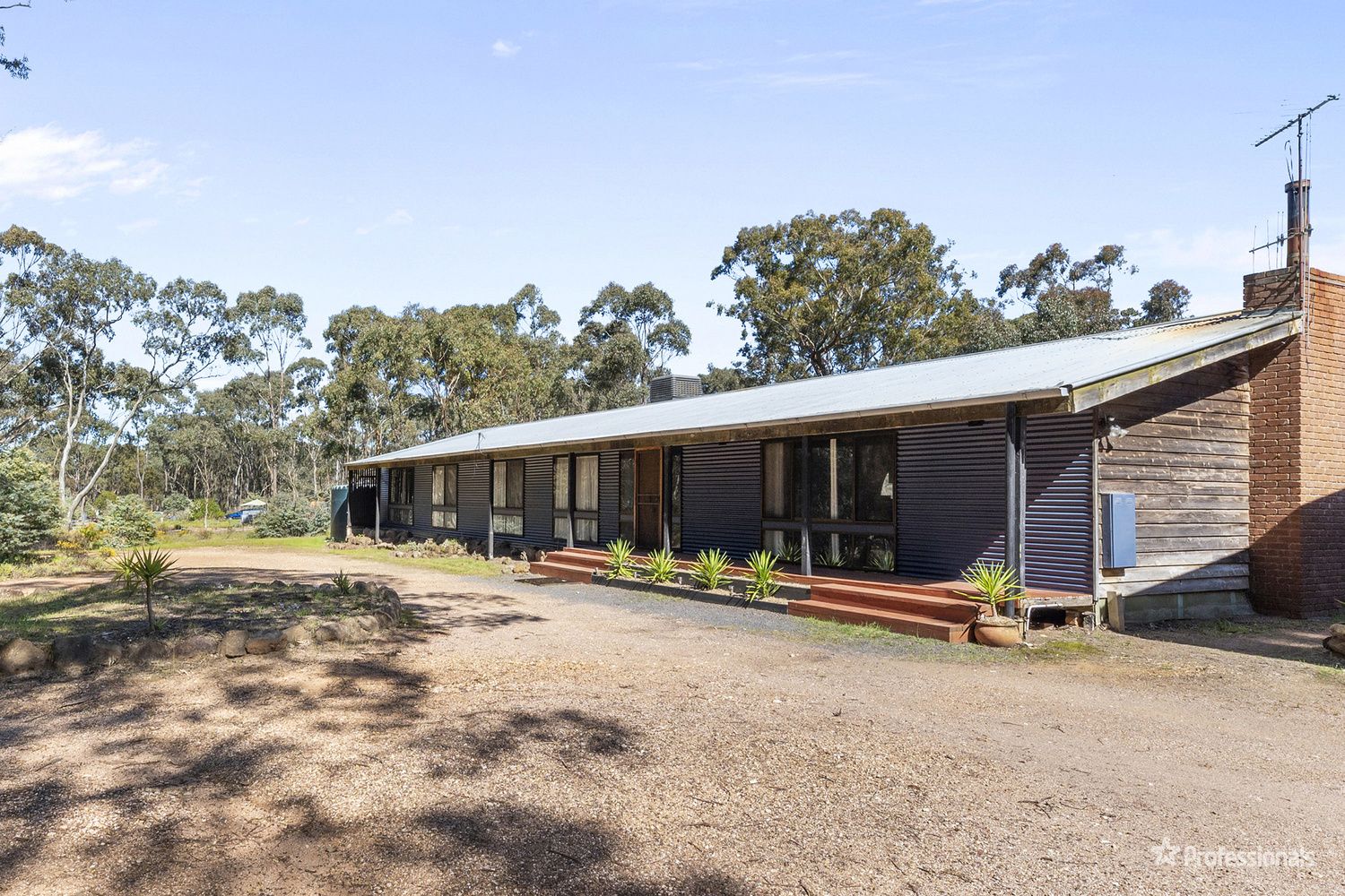 38 Nicholls Road, Daisy Hill VIC 3465, Image 1