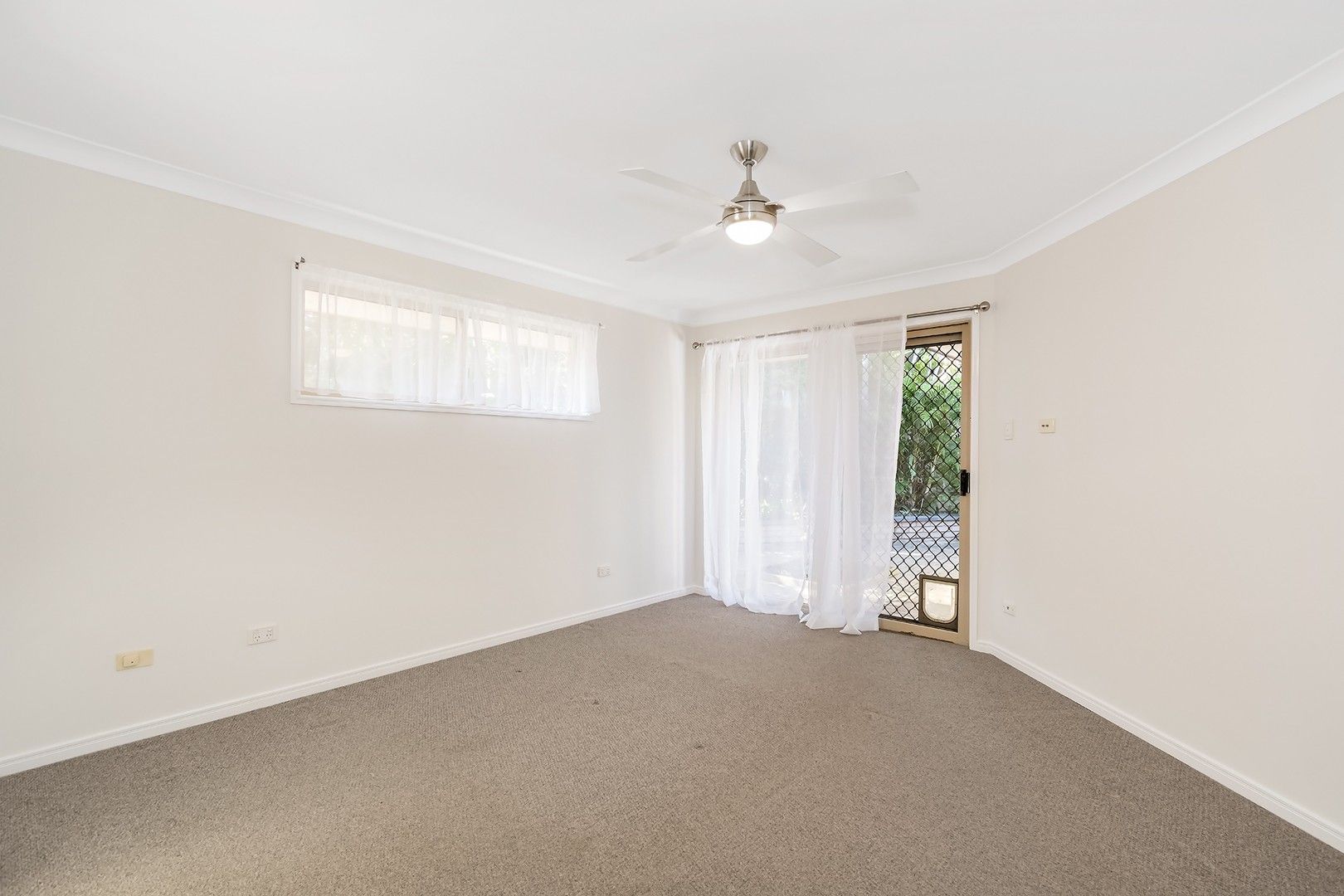 4 bedrooms House in 4 Gembrook Place PARKWOOD QLD, 4214