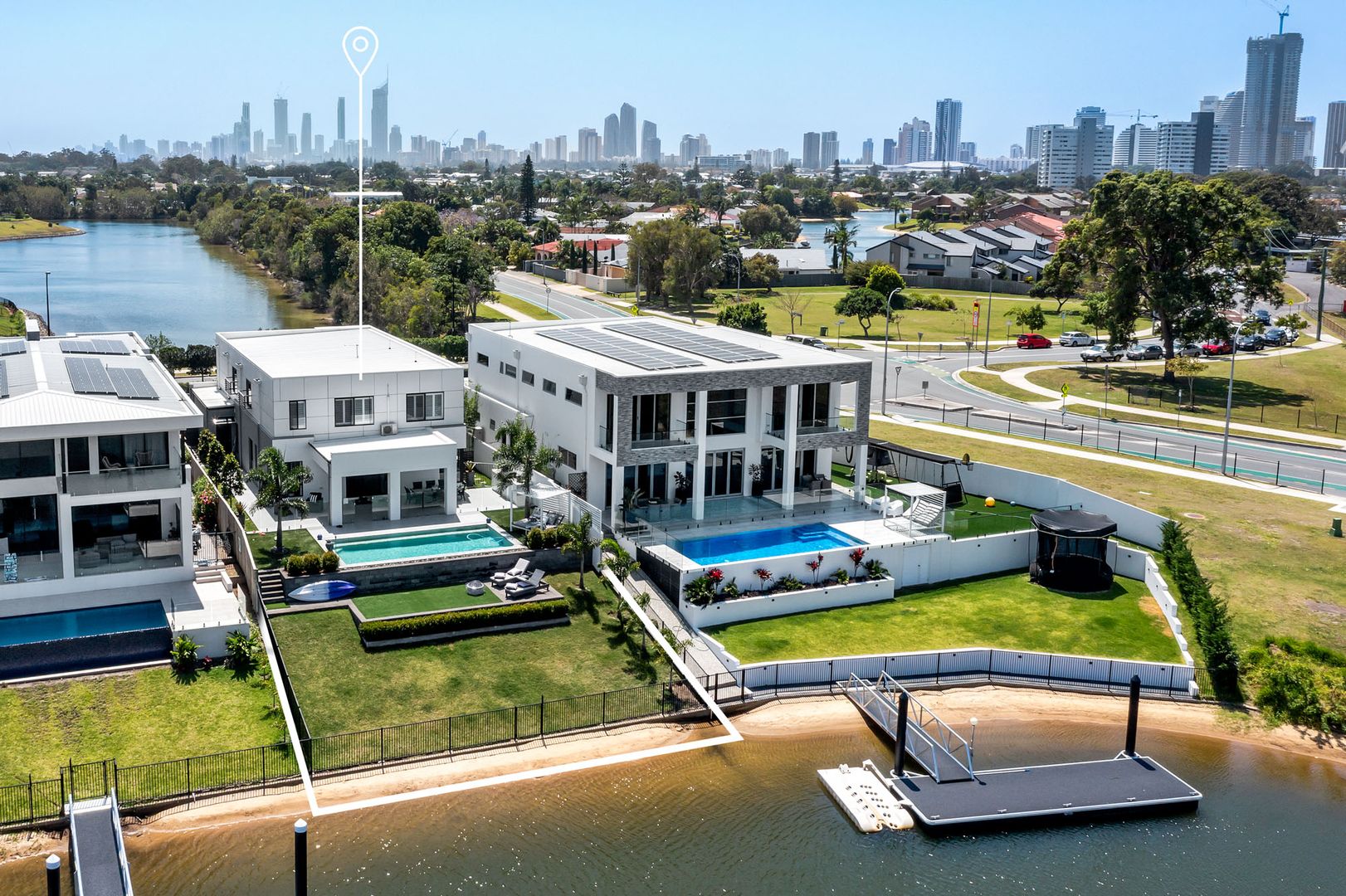 4 Lakeview Boulevard, Mermaid Waters Property History & Address