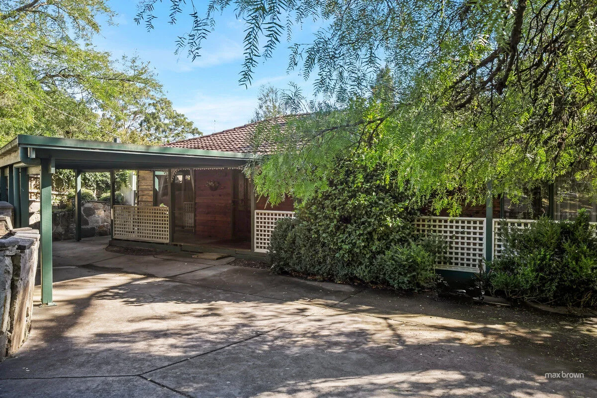 19 Weymar Crescent, Wandin North VIC 3139