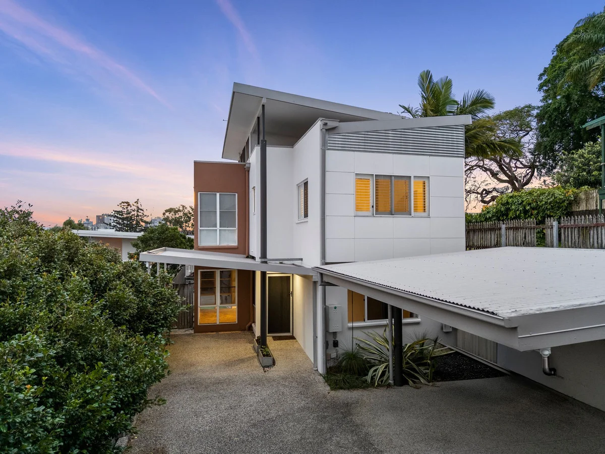 Primary image of 28 Pine Street, Bulimba QLD 4171