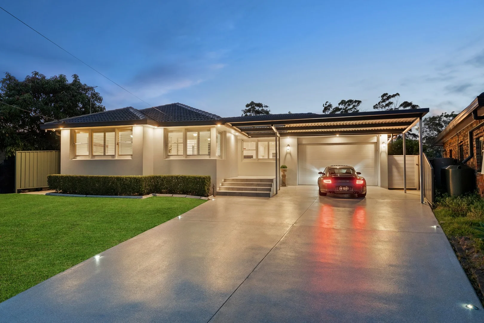 25 Sylvan Grove, Picnic Point NSW 2213