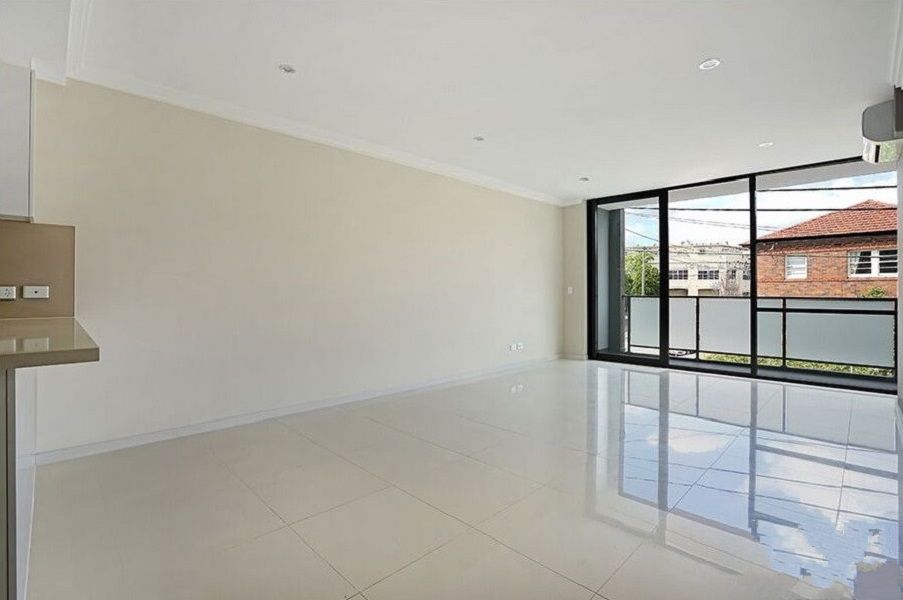 2 bedrooms Apartment / Unit / Flat in 206/58-60 Crystal St PETERSHAM NSW, 2049