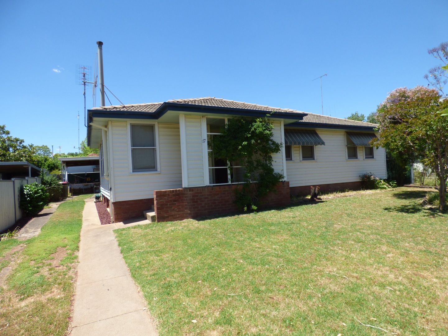 17 Holloway Street, Forbes NSW 2871