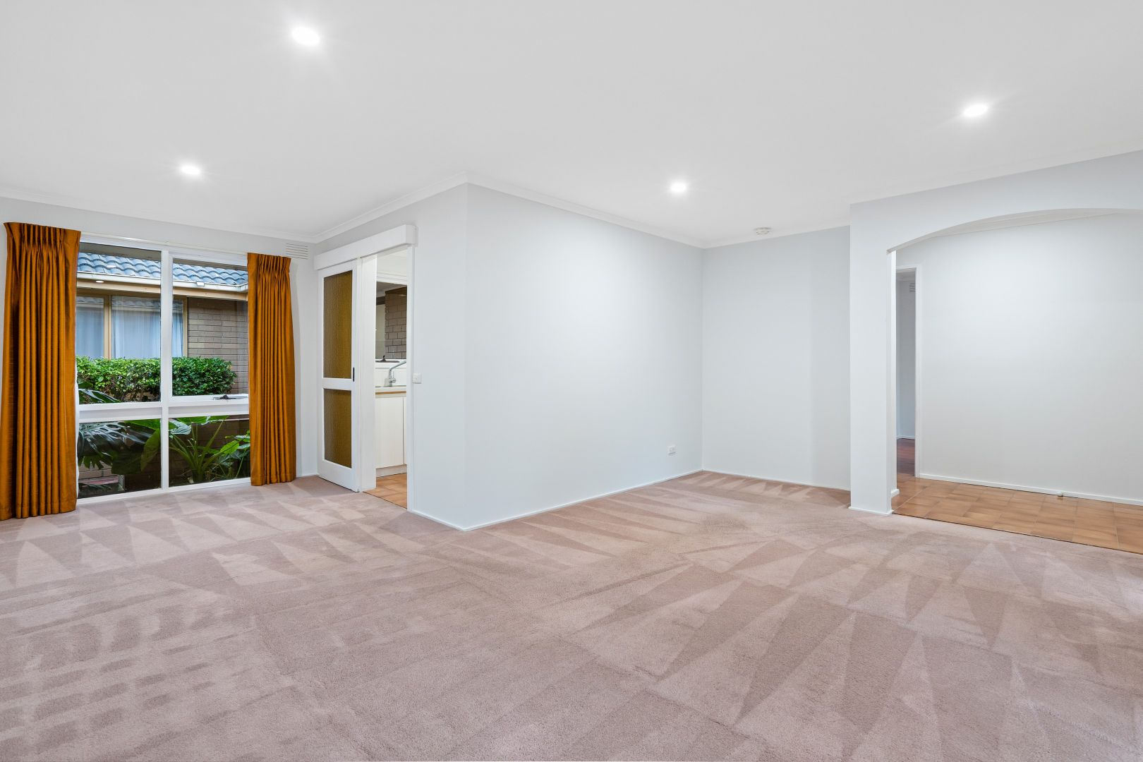 27 Roycroft Avenue, Mill Park VIC 3082, Image 1