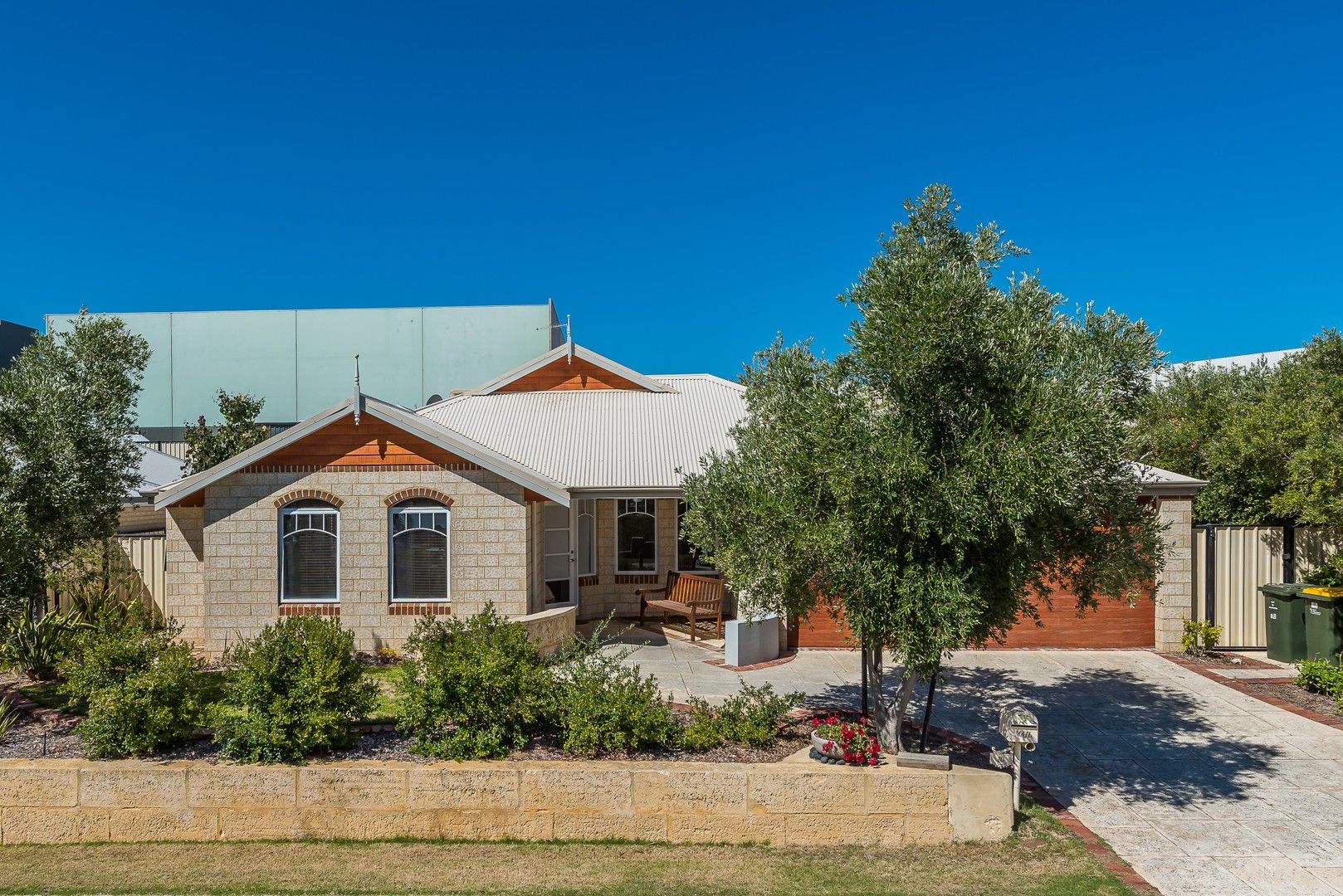4 bedrooms House in 10 Observatory Drive CLARKSON WA, 6030