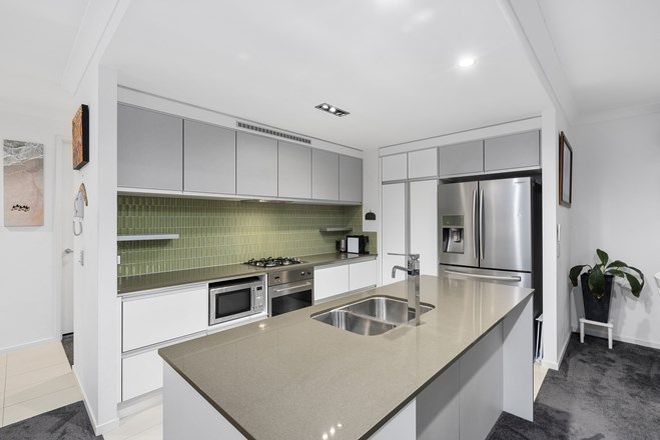 Picture of 9/3030 The Boulevard, CARRARA QLD 4211