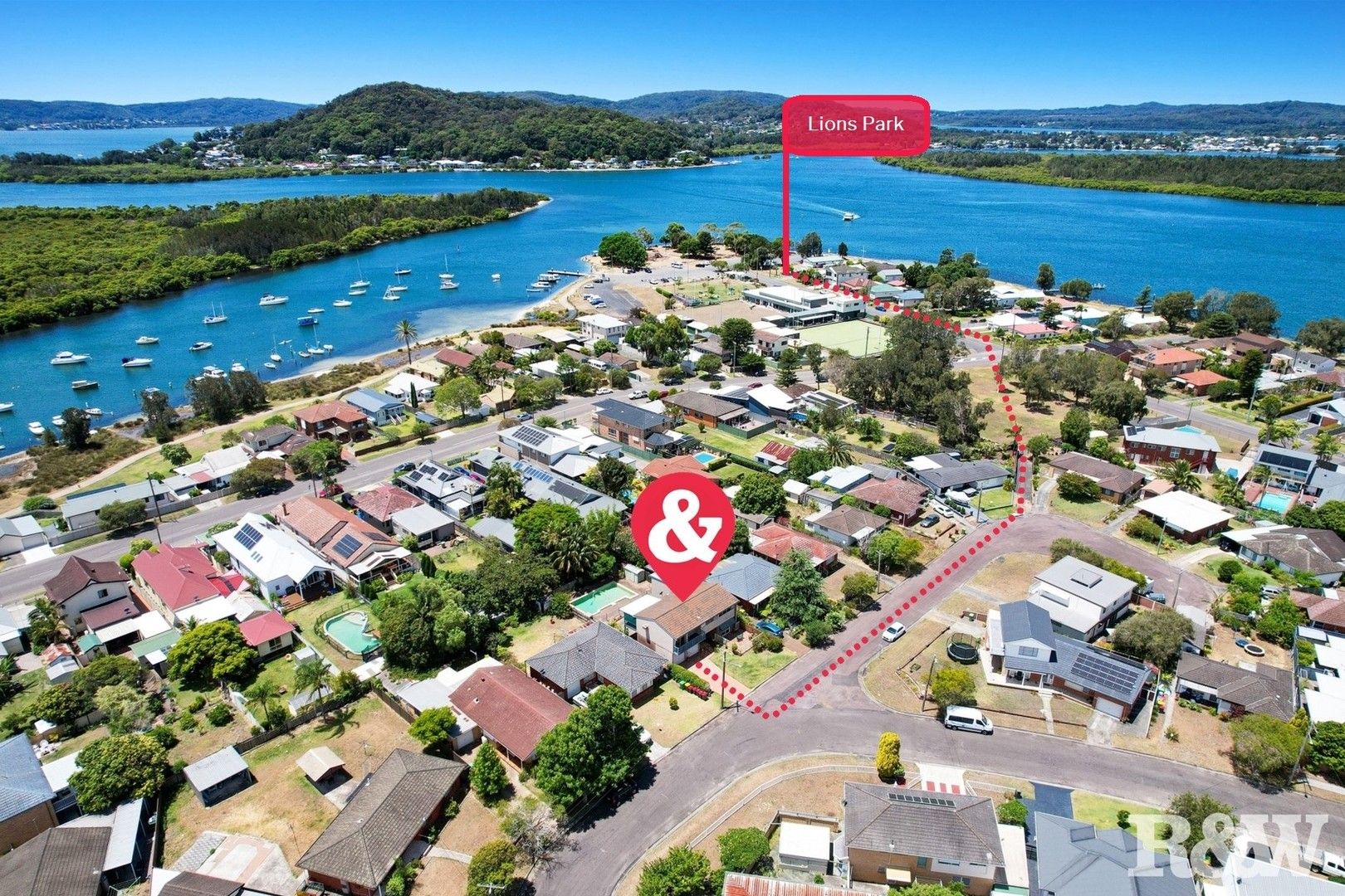 5 bedrooms House in 44 Daffodil Drive WOY WOY NSW, 2256