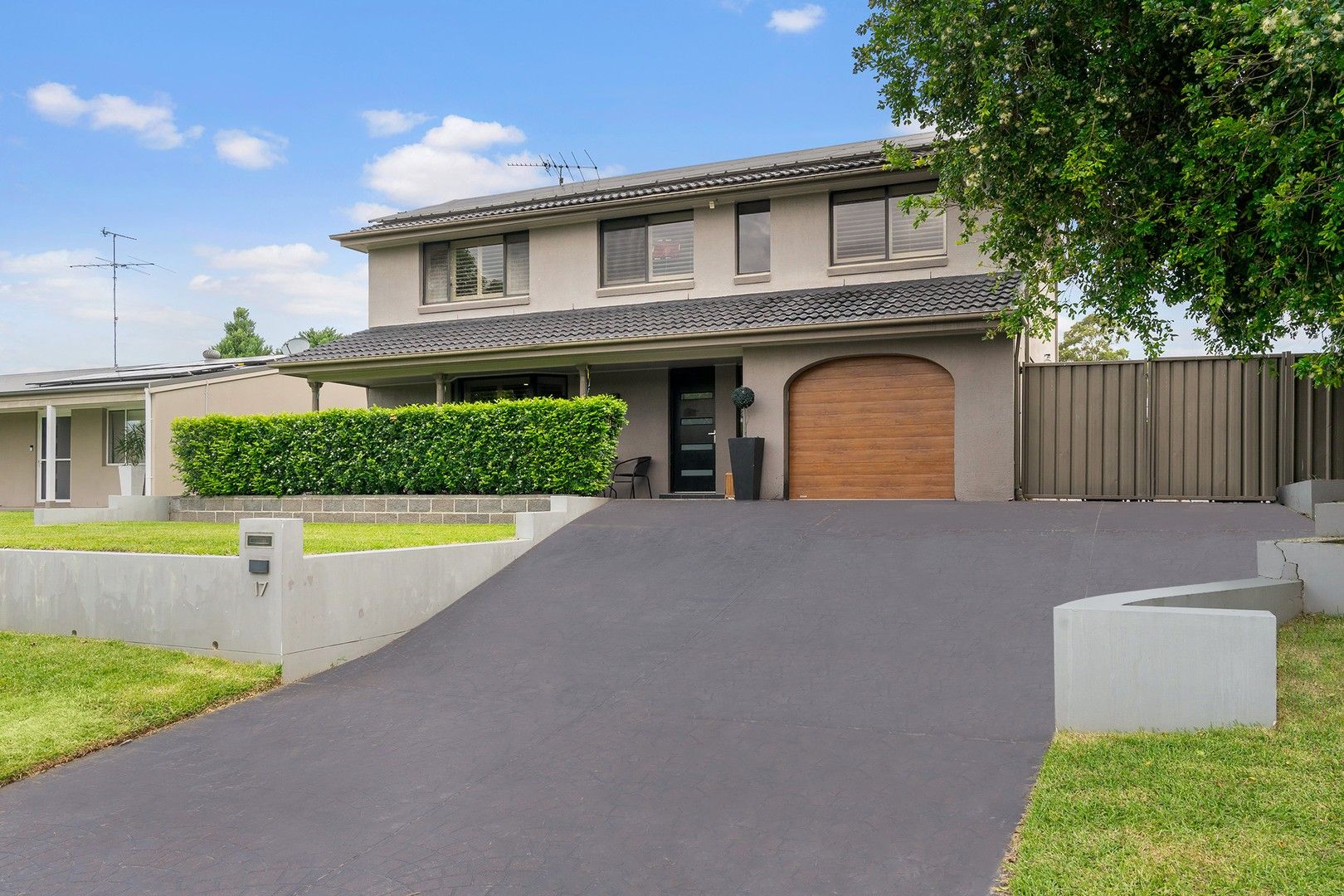 4 bedrooms House in 17 Ploughman Crescent WERRINGTON DOWNS NSW, 2747