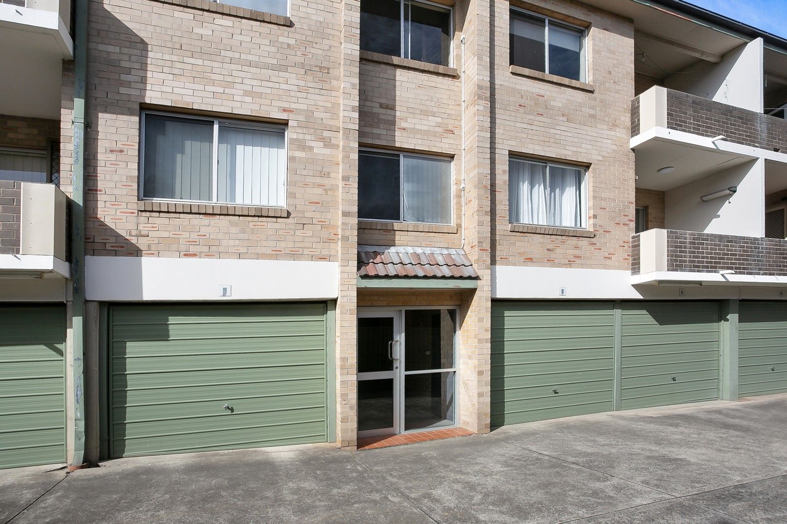 2 bedrooms Apartment / Unit / Flat in 2/23 Santley Crescent KINGSWOOD NSW, 2747