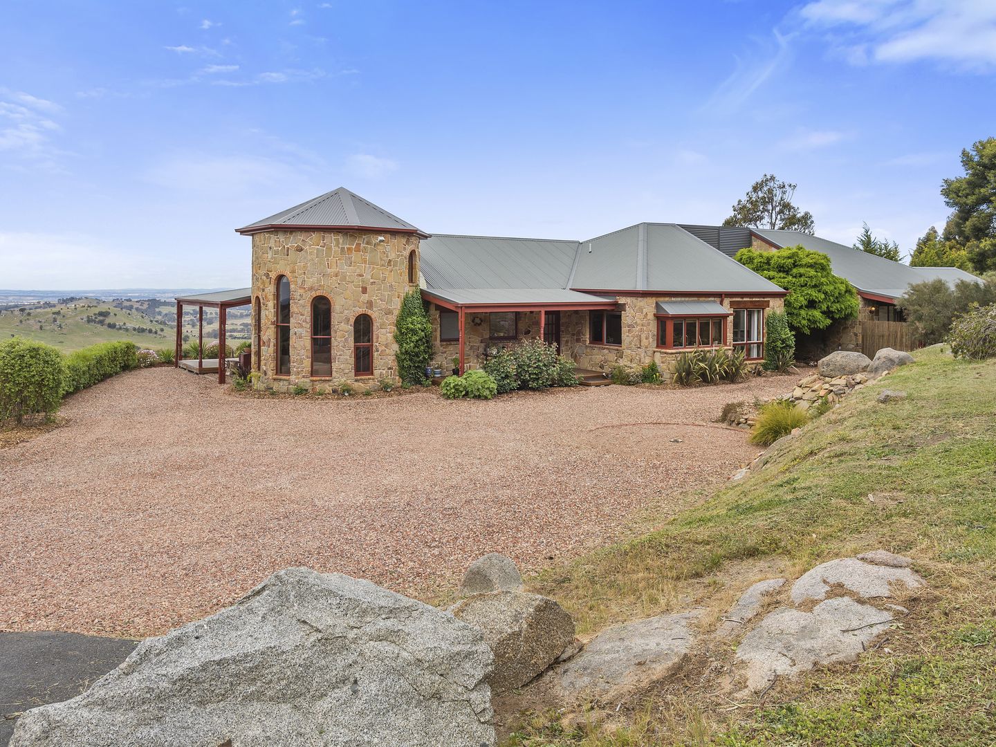 99 Barker Road, Harcourt North VIC 3453, Image 2