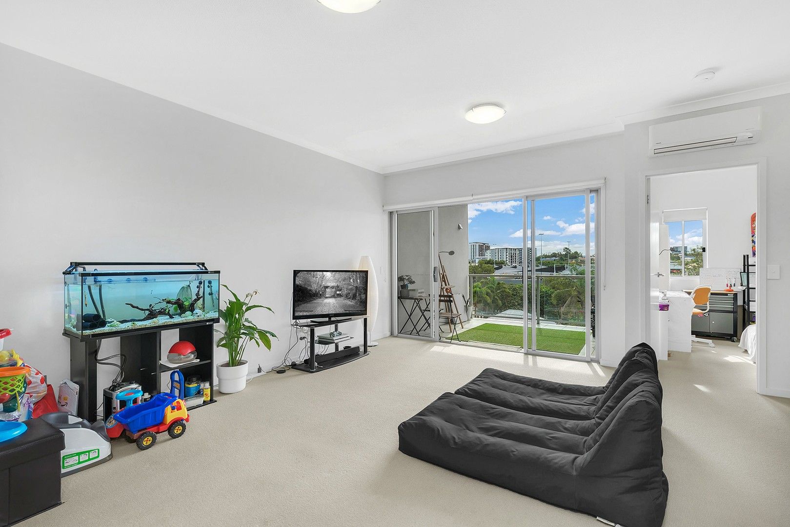 2 bedrooms Apartment / Unit / Flat in 406/15 Playfield Street CHERMSIDE QLD, 4032