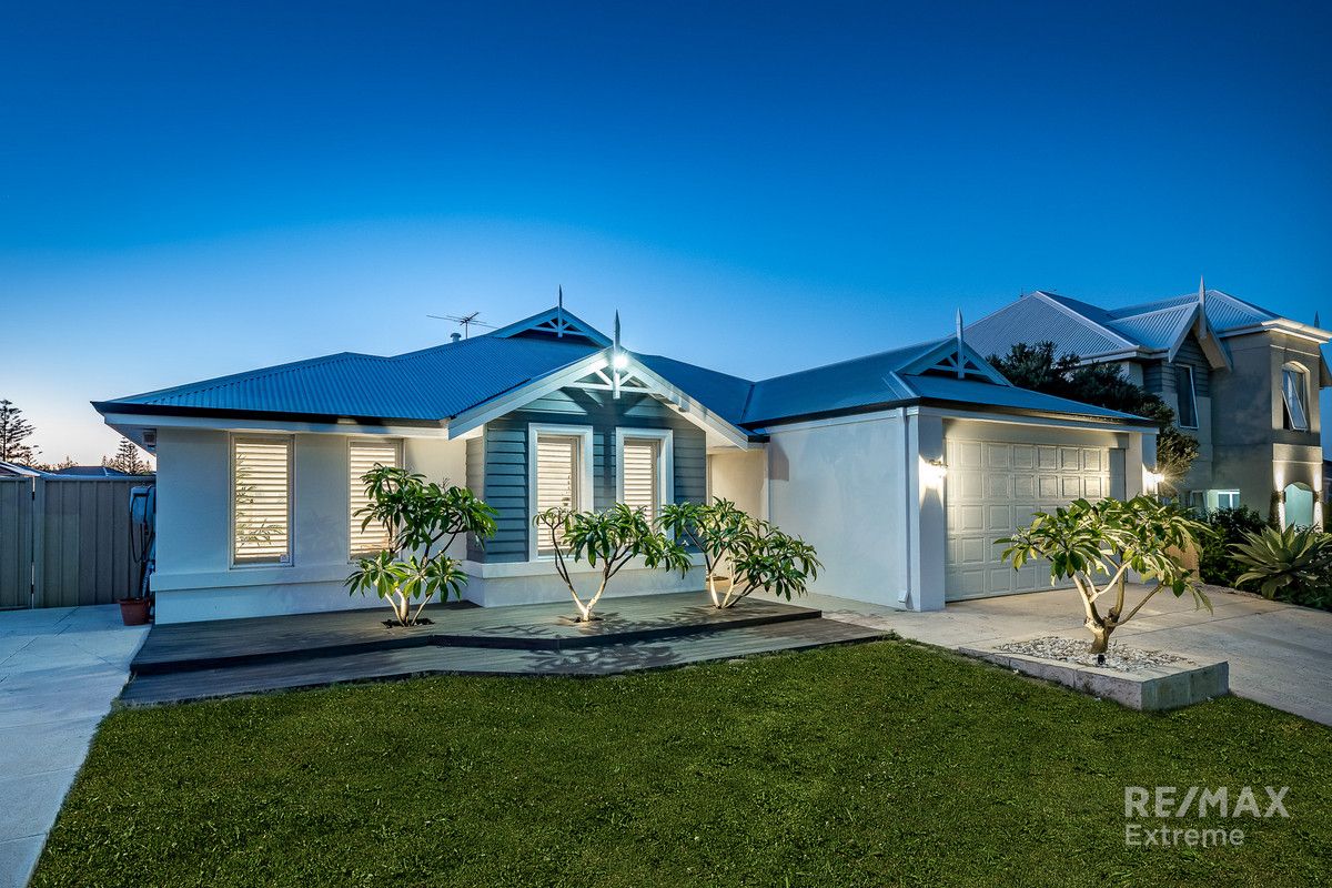 4 bedrooms House in 14 Hampshire Drive JINDALEE WA, 6036