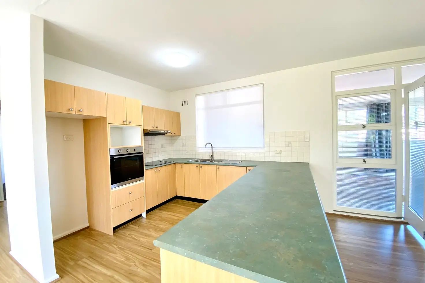 2 bedrooms Apartment / Unit / Flat in 3/1 Landsdowne Parade OATLEY NSW, 2223