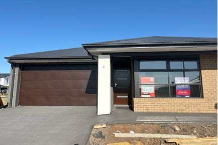 4 bedrooms House in 11 Pollen Road TARNEIT VIC, 3029