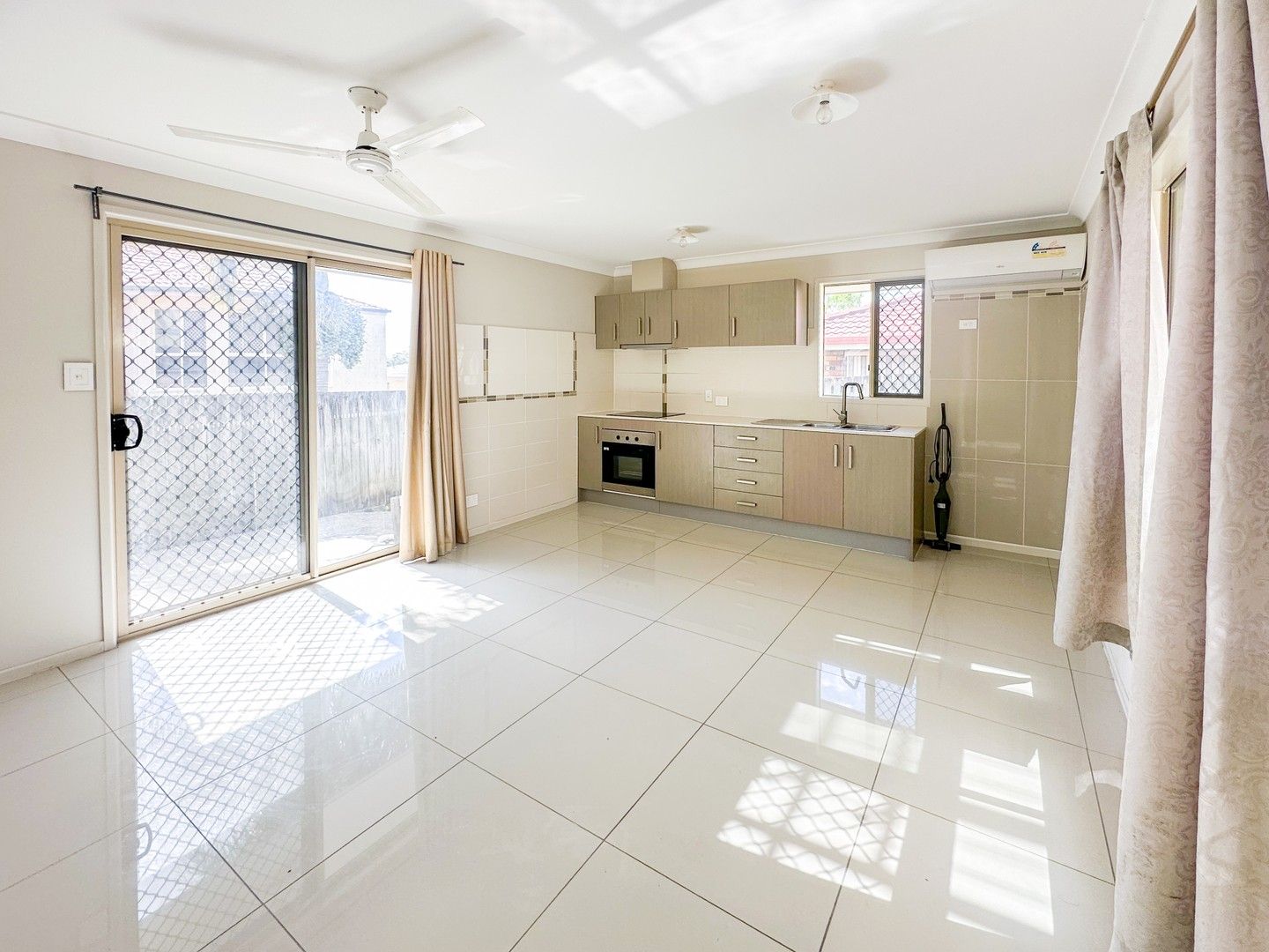 3 bedrooms House in 37A Estoril Street, (Rear Property) ROBERTSON QLD, 4109