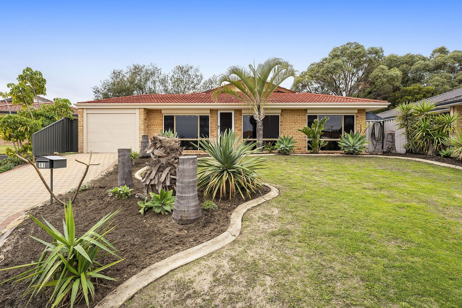 11 Hillcrest Court, Port Kennedy WA 6172, Image 0