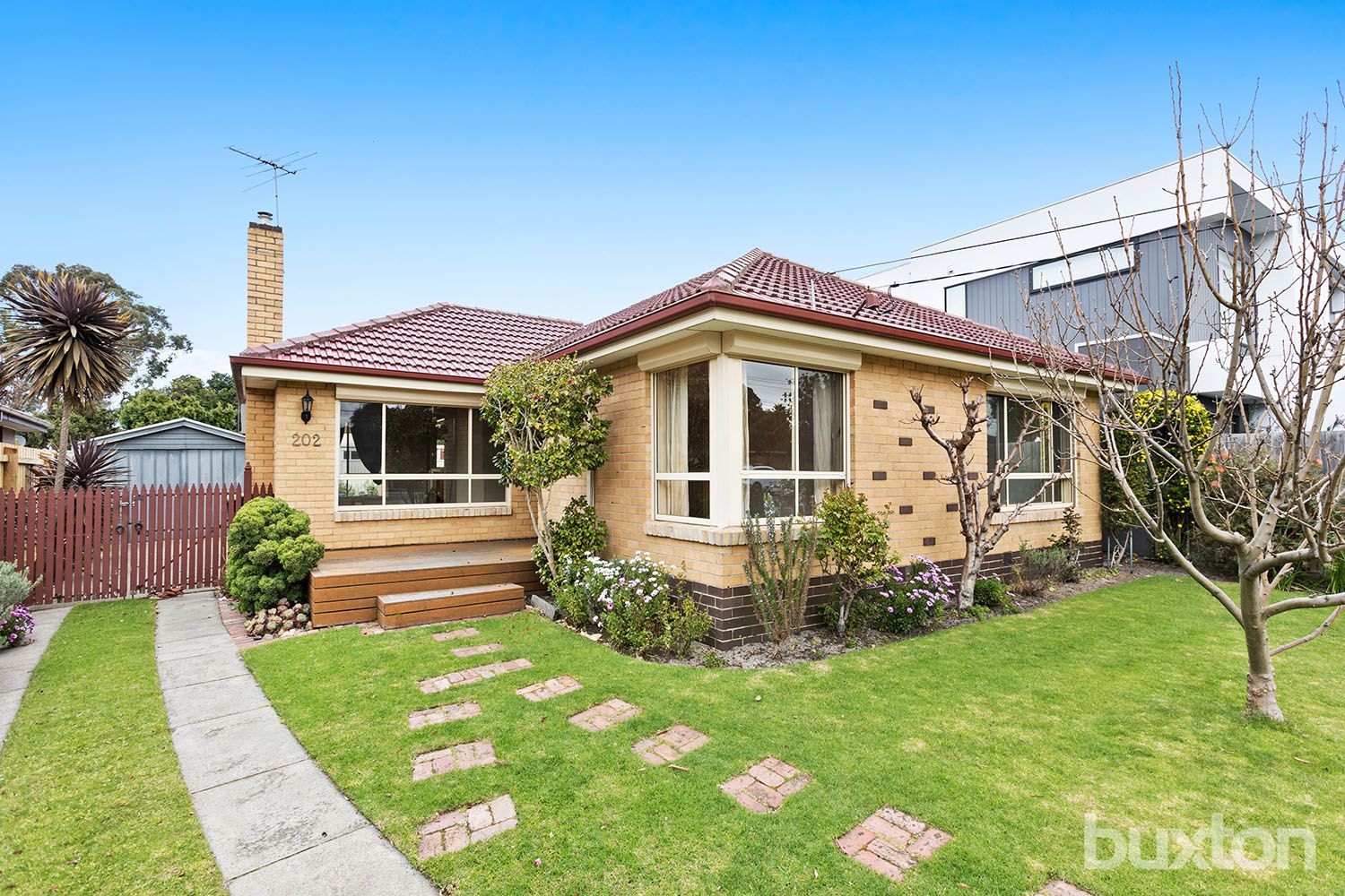 4 bedrooms House in 202 Centre Dandenong Road CHELTENHAM VIC, 3192