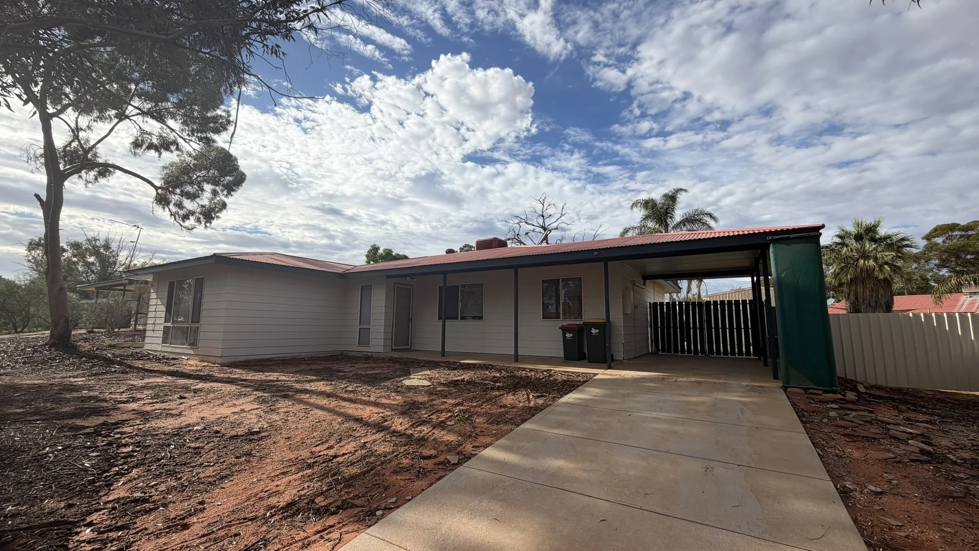 12 Hamilton Ct, Roxby Downs SA 5725